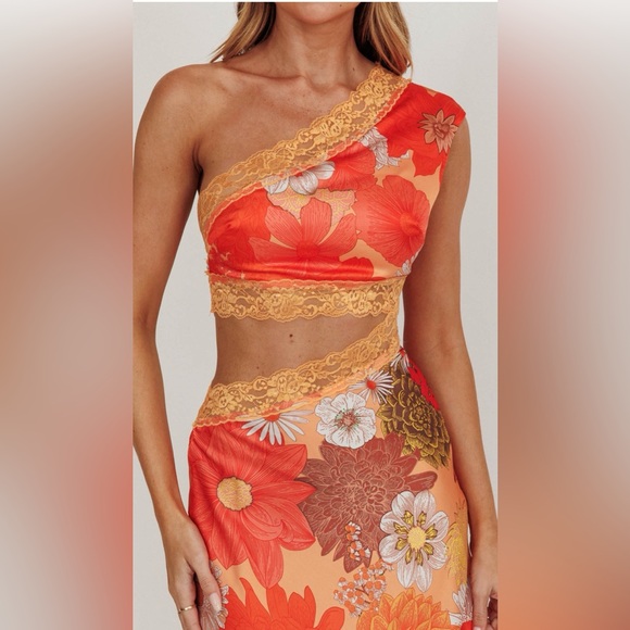 Saints and secrets floral maxi dress - Picture 3 of 6